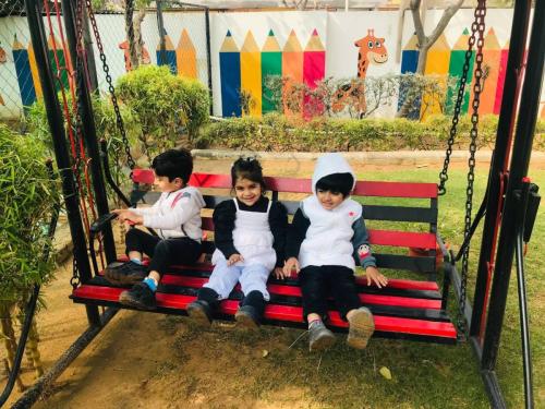 photo_6262614092472759634_y